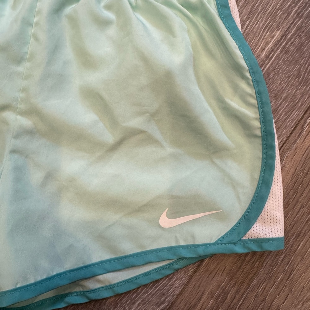 Nike Dri-FIT girls set - Picture 2 of 3